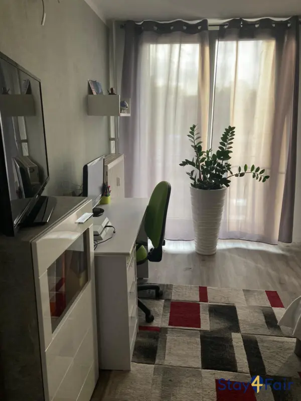 apartment located near tram line 6 with direct access to Messe Ost