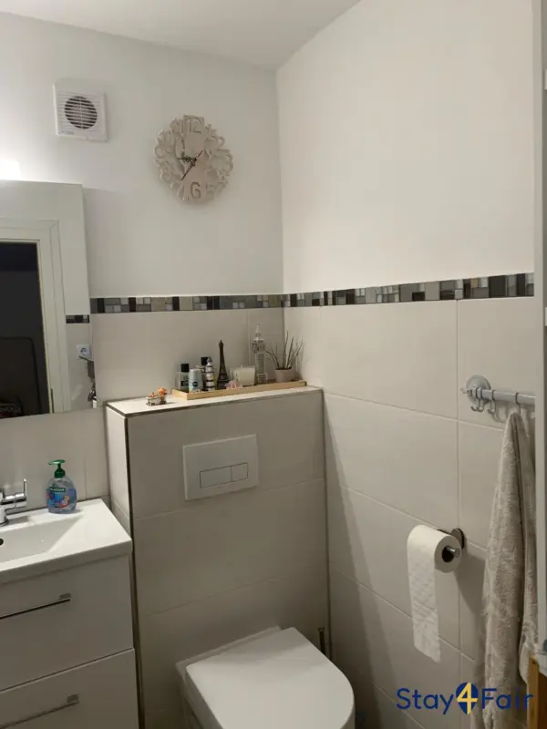 apartment with two toilets and bathroom in Hannover private house