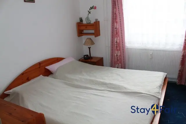 bedroom in apartment within walking distance to Hannover Messe West