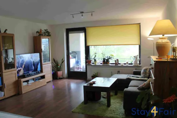 living room in 3 room apartment Laatzen near Hannover exhibition center