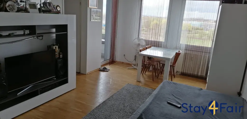 comfortable living room in 2 room apartment near Hannover Messe Ost