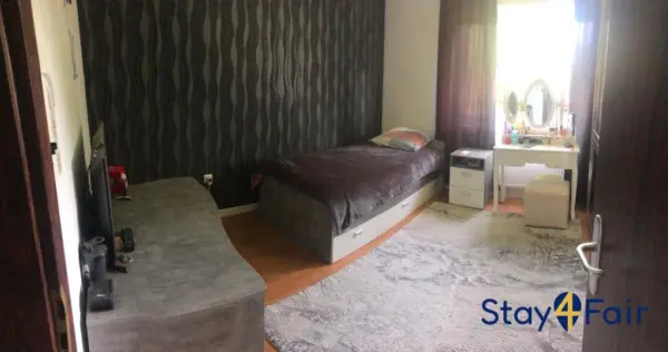 bedroom in apartment near Hannover exhibition center