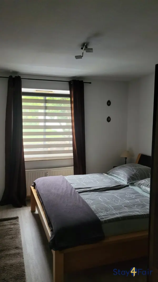 apartment near shops cafes and restaurants Hannover fairground