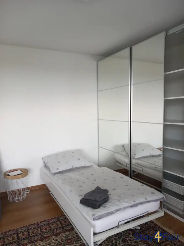 single bed in small apartment near Hannover Messe Ost