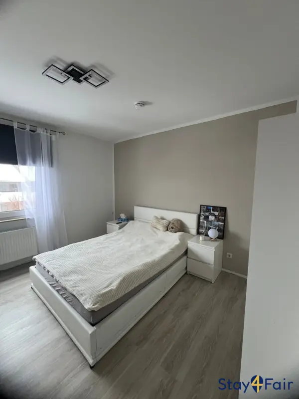 bedroom in apartment near Hannover exhibition center