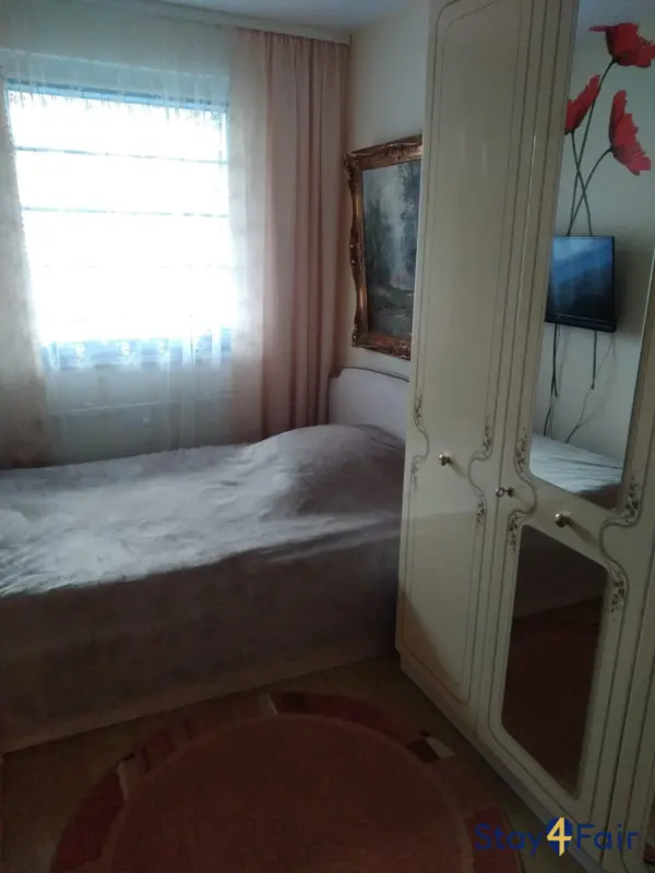 bedroom in apartment close to Hannover exhibition center