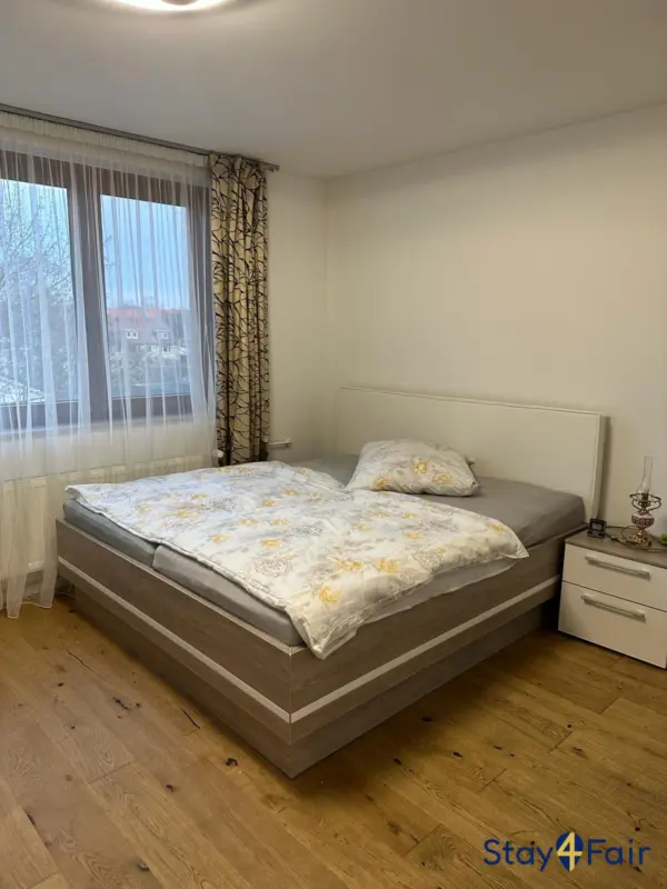 bedroom in apartment near Hannover Messe Nord entrance