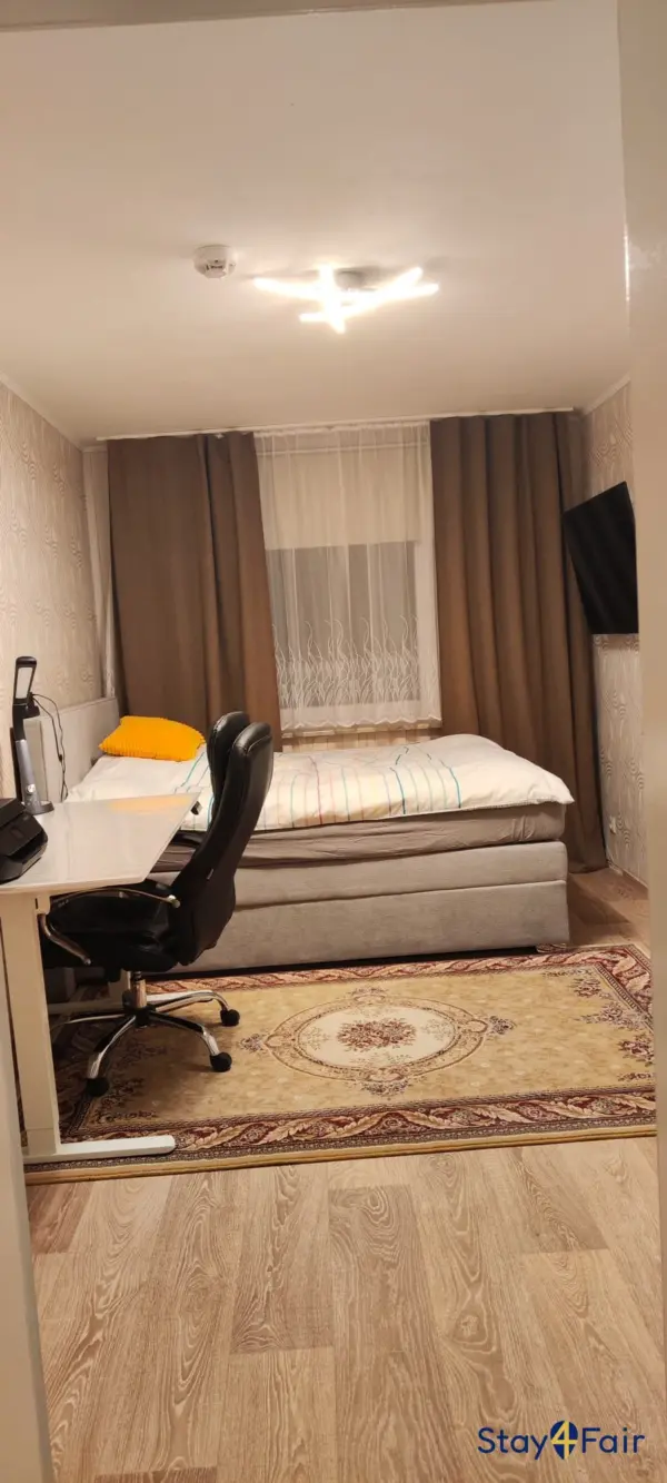 bedroom in apartment near Hannover exhibition center Messe Nord