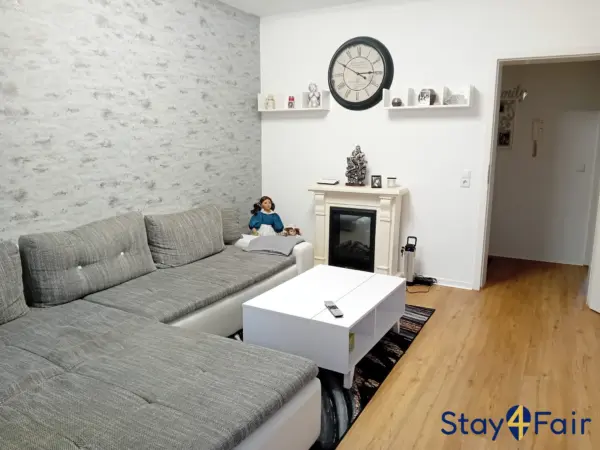 clean living room in 2 room apartment near Hannover Messe Nord
