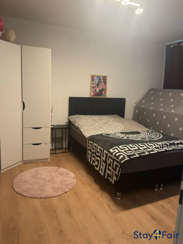 bedroom in modern apartment near Hannover exhibition center