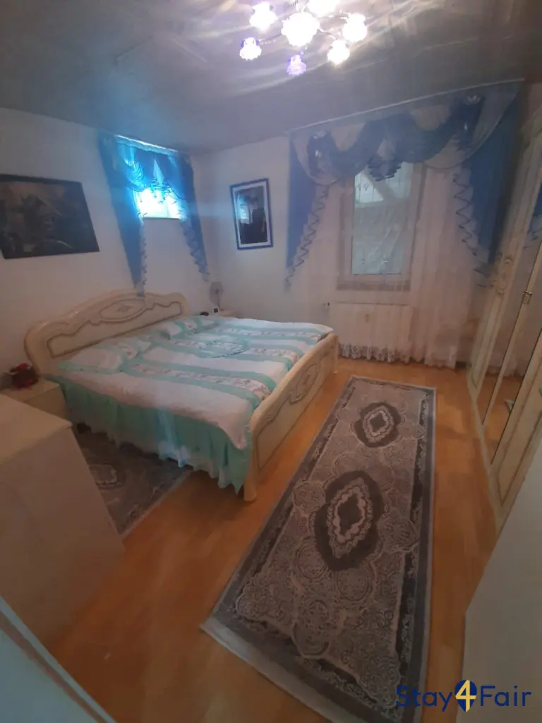 clean bedroom in apartment near Hannover Messe