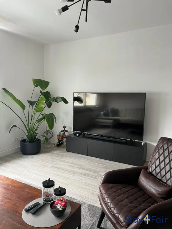 apartment near Hannover city center and Messe West by direct tram
