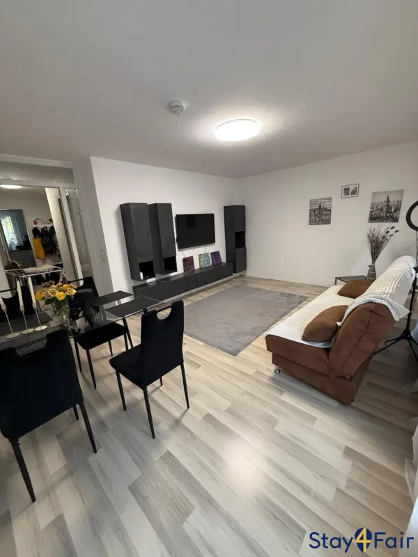beautiful living room in 3 room apartment near Hannover Messe Ost