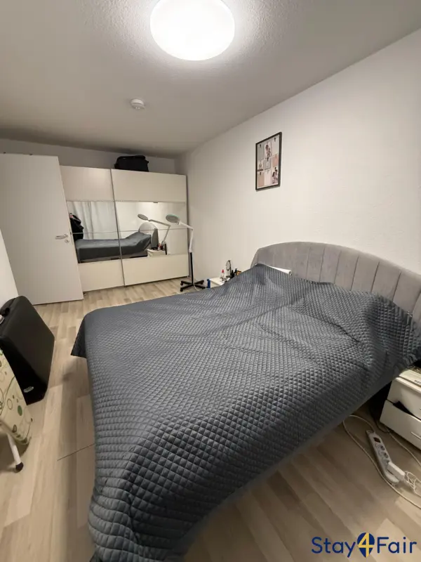 bedroom in apartment near Hannover Messe Ost entrance